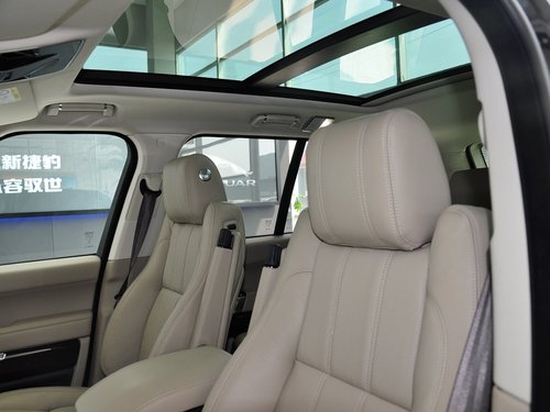 路虎  揽胜 3.0 TDV6 Vogue 驾驶席座椅头枕特写