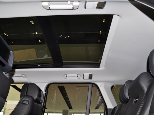 路虎  揽胜 5.0T V8 第二排车顶上方