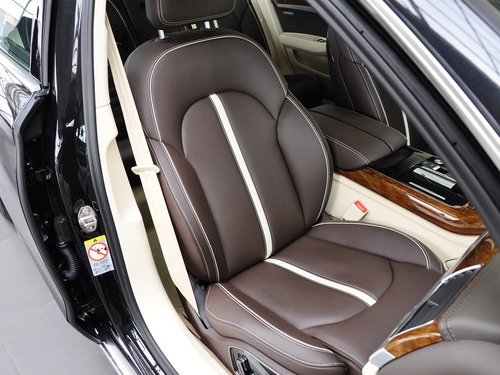 奥迪(进口) 30FSI 副驾驶席座椅45度特写