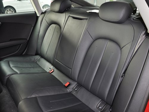 奥迪(进口) A7 30FSI 第二排座椅45度视角