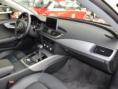 奥迪(进口)  奥迪A7 30FSI 中控台右侧