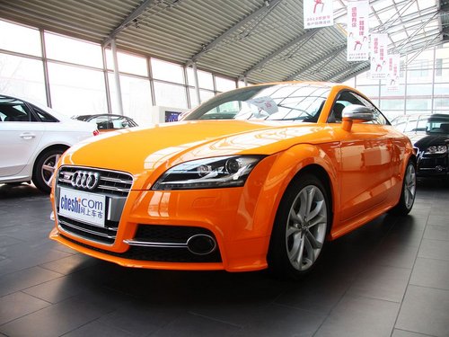 奥迪(进口)  奥迪TTS Coupe 2.0TFSI 车辆左前45度视角