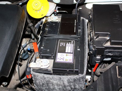 克莱斯勒(进口)  3.6L 自动 蓄电池特写