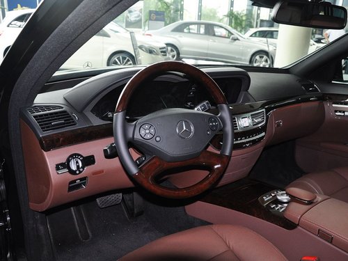 奔驰(进口)  S350L 3.5L 中控台左侧