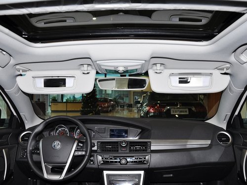 MG  MG6 掀背 1.8L AT 前遮阳板打开