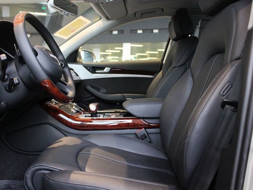 奥迪(进口) 50TFSI quattro 驾驶席座椅正视图