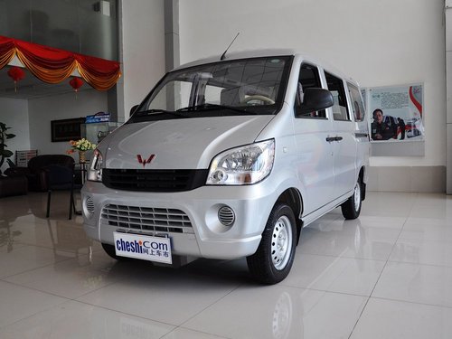 上汽通用五菱 1.0L 手动 车辆左前45度视角