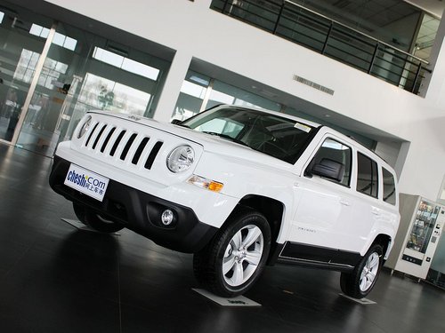Jeep吉普  自由客 2.4L CVT
