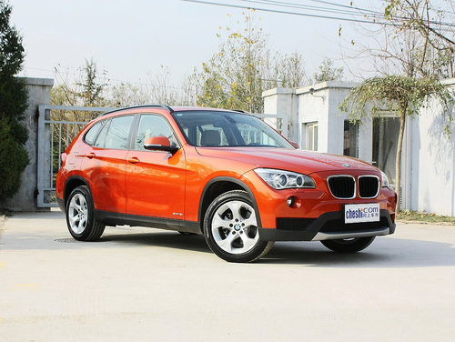 华晨宝马  宝马X1 sDrive18i 2.0L AT 车辆右侧45度角