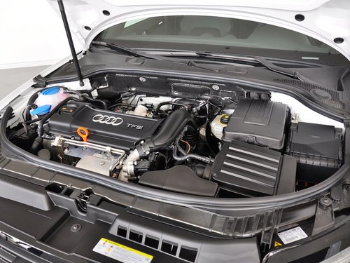 奥迪(进口) Sportback 30TFSI 1.4T AT 发动机主体特写