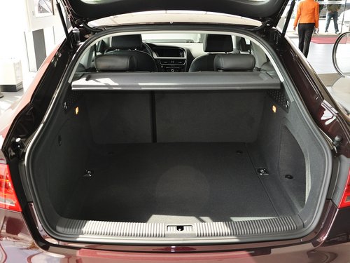 奥迪(进口) A5 Sportback 2.0T AT 后备箱局部特写