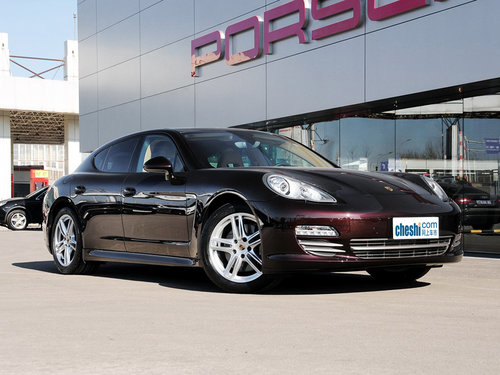 保时捷  Platinum Edition 3.6L 车辆右侧45度角