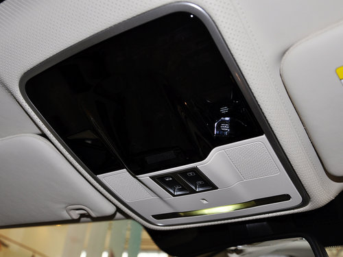 路虎  揽胜5.0 V8 前排车顶中央特写