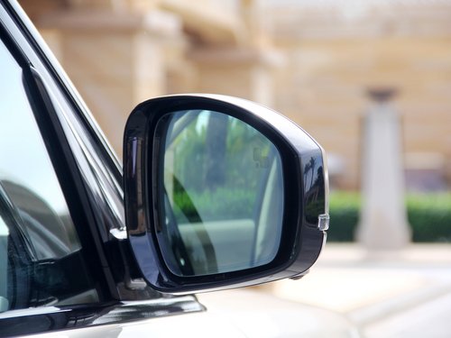 路虎  揽胜 5.0T V8 反光镜外侧下视