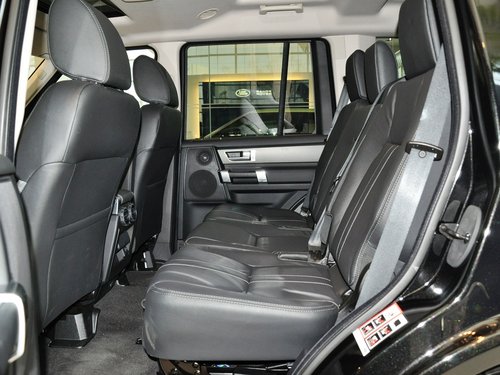 路虎  第四代发现 3.0T AT 第二排座椅正视图