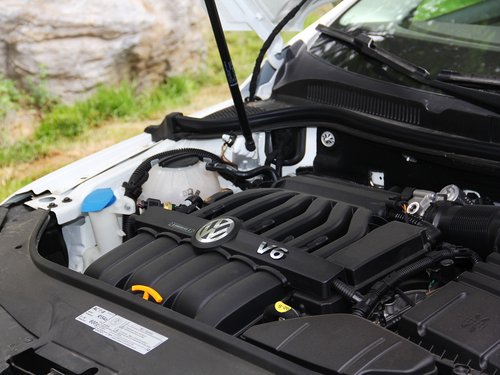 一汽-大众 3.0FSI DSG 发动机主体特写