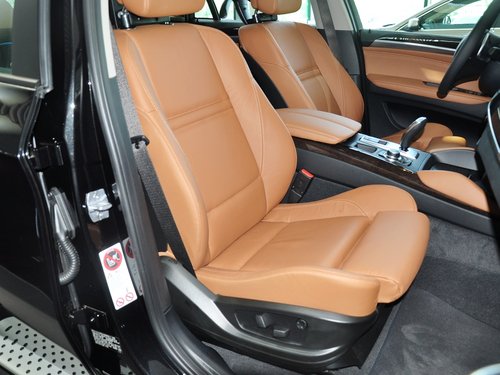 宝马(进口)  3.0T 自动 副驾驶席座椅45度特写