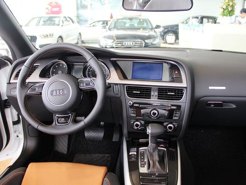 奥迪(进口) 2.0T 中控台整体