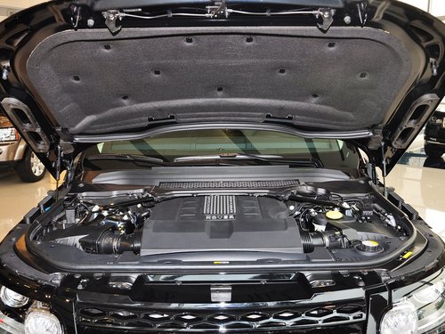 路虎  5.0T 自动 发动机局部特写