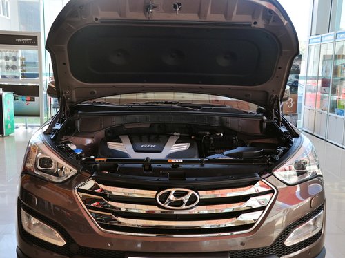 现代(进口)  改款 3.0L 自动 发动机局部特写