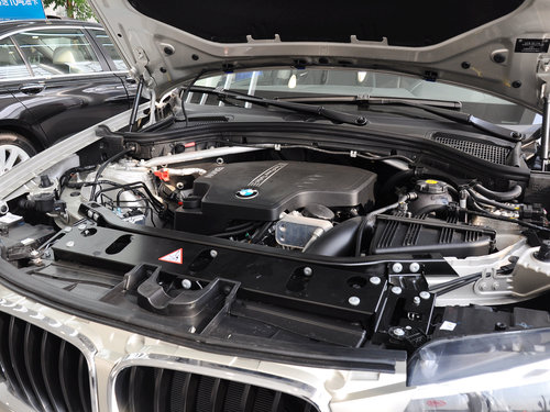 宝马(进口)  改款 2.0T 自动 发动机主体特写