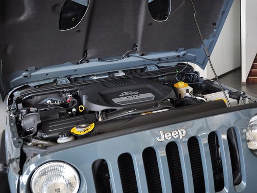 Jeep  3.6L 发动机主体特写