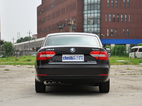 斯柯达  1.8T 自动 车辆正后方尾部视角