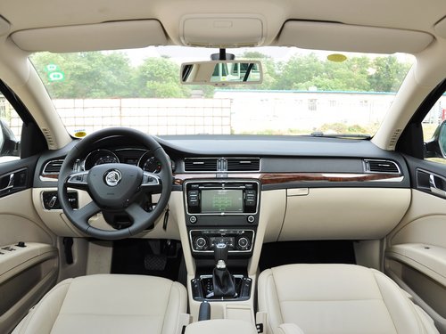斯柯达 1.8T 自动 中控台整体