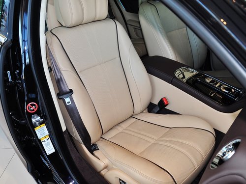 捷豹 XJL 3.0 SC 副驾驶席座椅45度特写