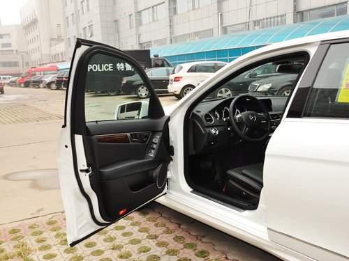 北京奔驰  C260 1.8T AT 左前车门45度视角