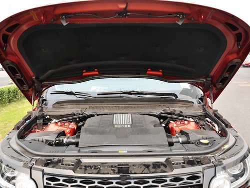 路虎  3.0T 自动 发动机局部特写