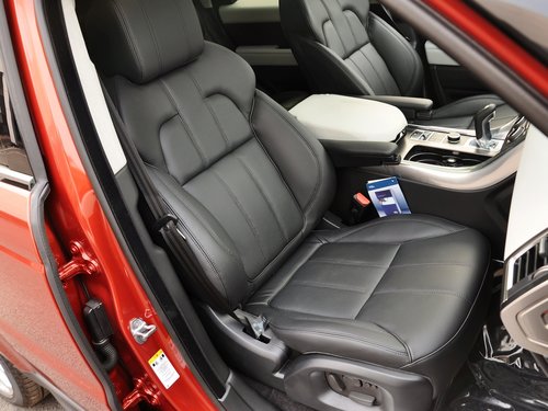 路虎  3.0T 自动 副驾驶席座椅45度特写