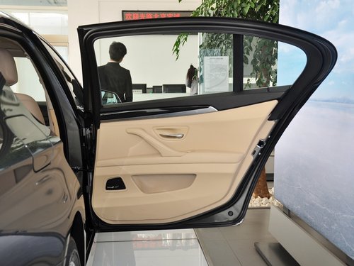 华晨宝马 520Li 右后车门正视图