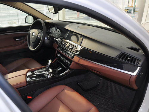 华晨宝马  520Li 中控台右侧