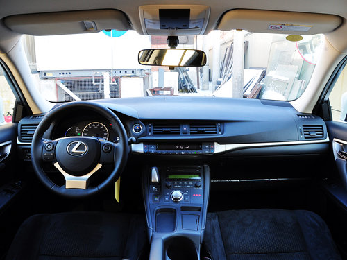 雷克萨斯  200h 1.8L CVT 中控台整体