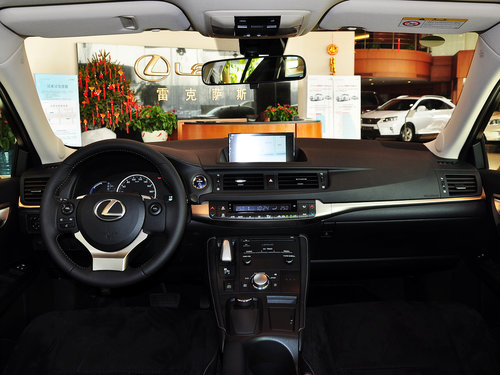 雷克萨斯  200h 1.8L CVT 中控台整体