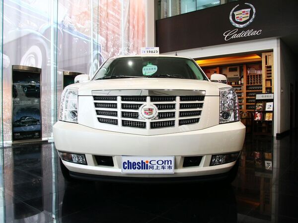 凯迪拉克(进口)  6.0 CVT 车头正面视角