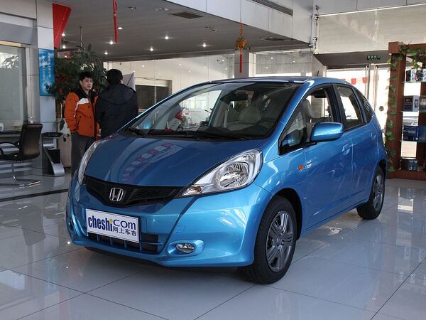 广汽本田  1.3L 手动 车辆左前45度视角