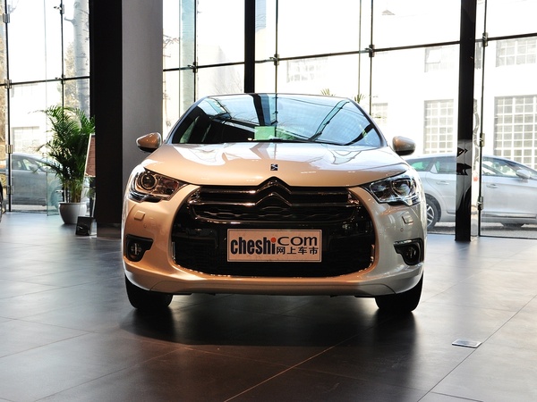 DS(进口) 1.6T 自动 车头正面视角