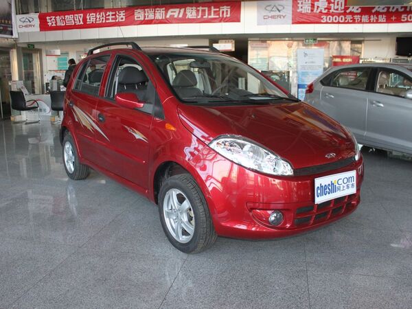 奇瑞汽車  1.0L 手動 車輛右側(cè)45度角