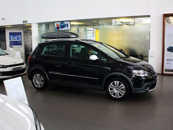 大众(进口)  Cross Golf 1.4 TSI 车辆正右侧