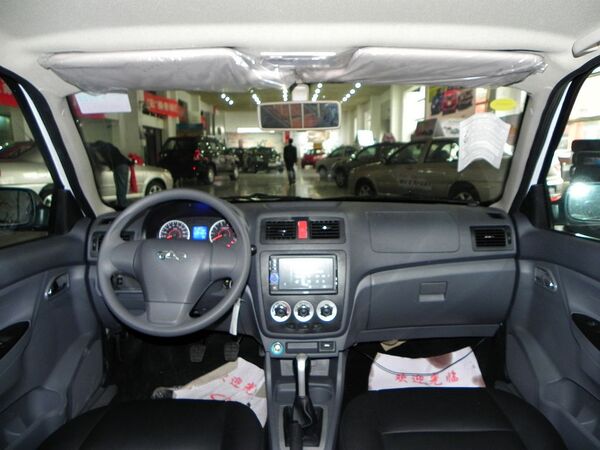 奇瑞汽车  1.5L 手动 中控台整体