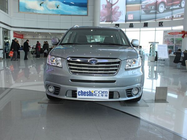 斯巴鲁 3.6L 自动 车头正面视角