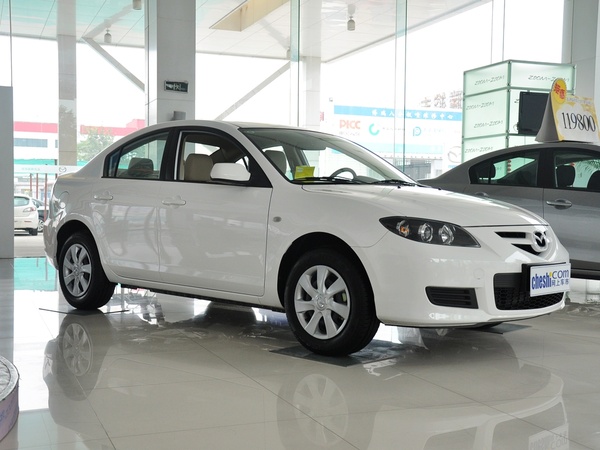 長(zhǎng)安馬自達(dá)  1.6 自動(dòng) 車輛右側(cè)45度角