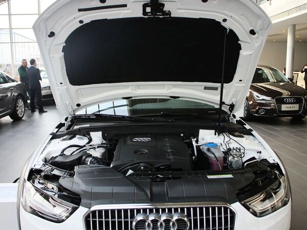 奥迪(进口) 40 TFSI 发动机局部特写