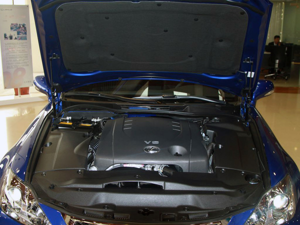 雷克萨斯 250 F-Sport 2.5 自动 发动机局部特写