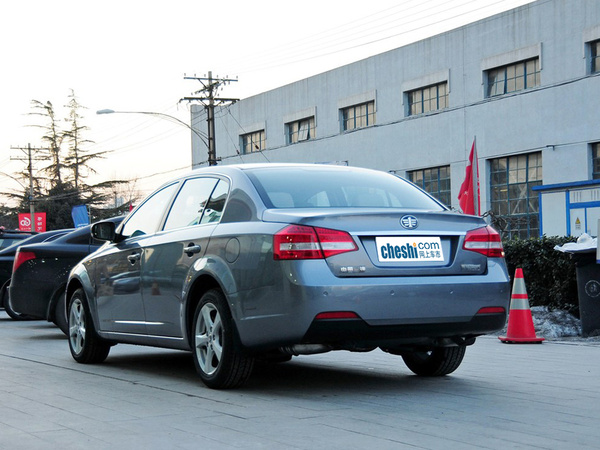 一汽奔腾  1.8L 手动