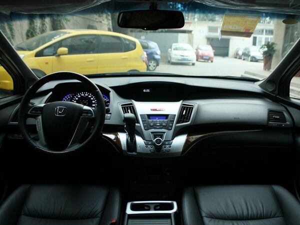 广汽本田  2.4L 自动 中控台整体