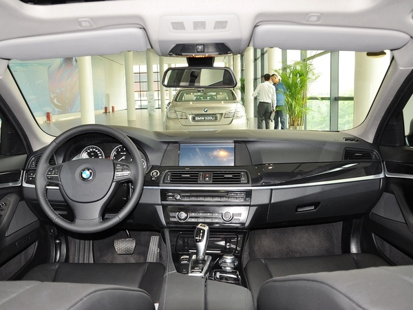 华晨宝马 520Li 2.0T 中控台整体