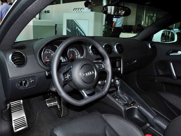 奥迪(进口) Coupe 45 TFSI 中控台左侧